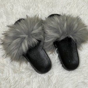 Gray and Black Faux Fur Slides Size 8